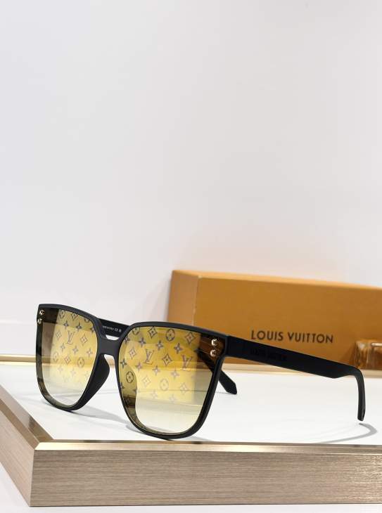 Picture of Louis Vuitton Sunglasses _SKUfw76323964fw